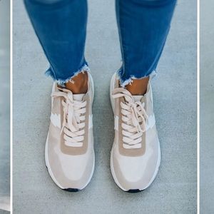 BOLT RUNNING SOLE SNEAKER